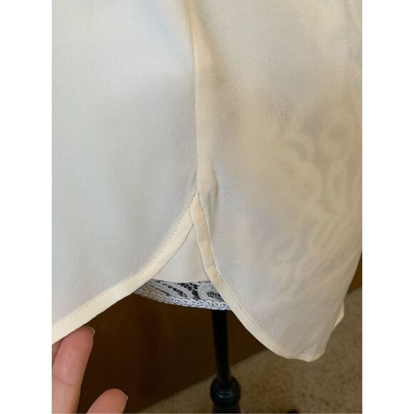 Equipment Silk Sleeveless Pleated Button Top Cream Size XS - Picture 10 of 12